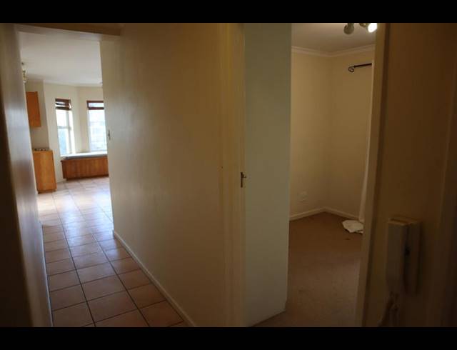 2 BEDROOM PROPERTY TO RENT IN VREDEHOEK